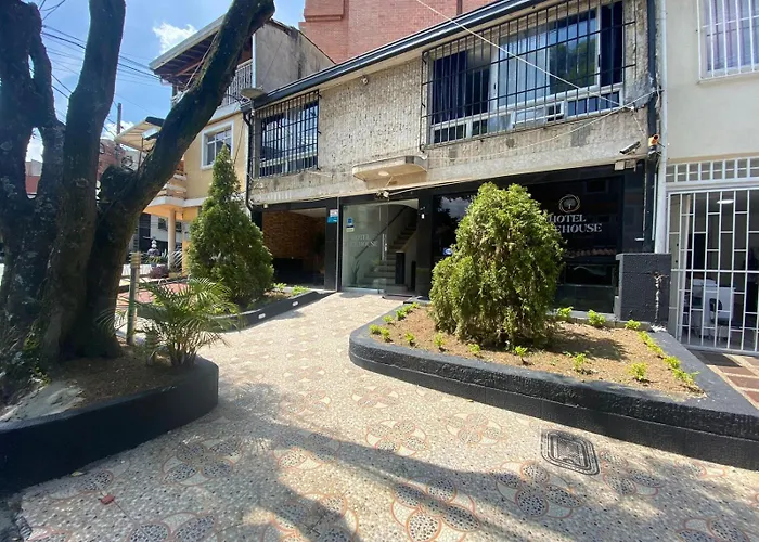 Hotel Tree House Medellin